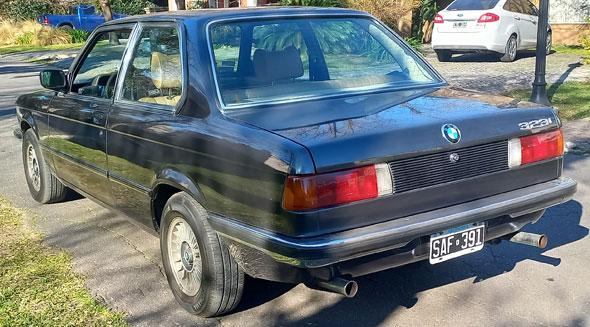 BMW 323i - Foto 4