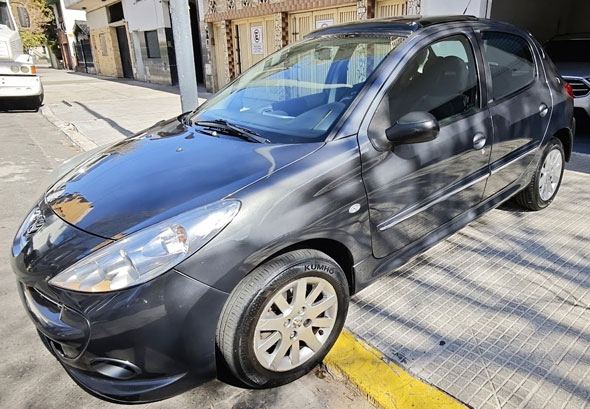 Peugeot 207 XT Premium 2011