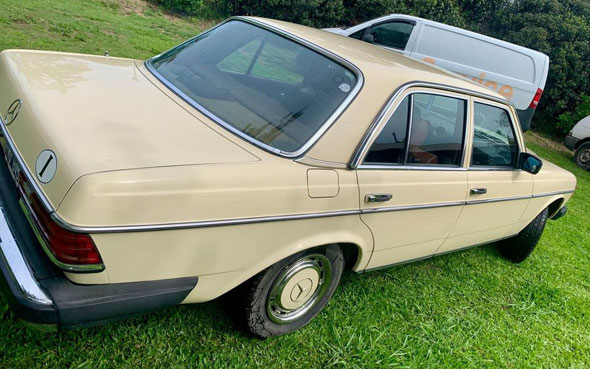 Mercedes Benz 280E - Foto 4