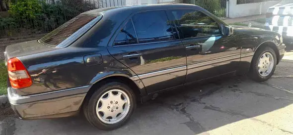 Mercedes Benz  C230