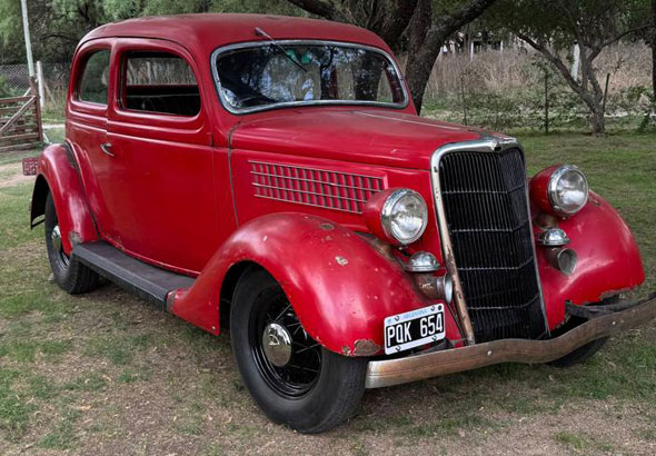 Ford 1935 Sedán Dos Puertas