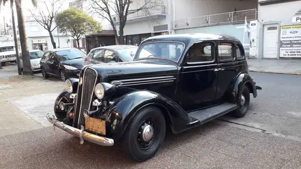 Plymouth 1936