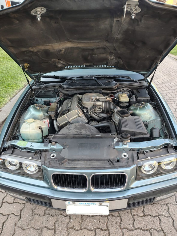 BMW  318IS