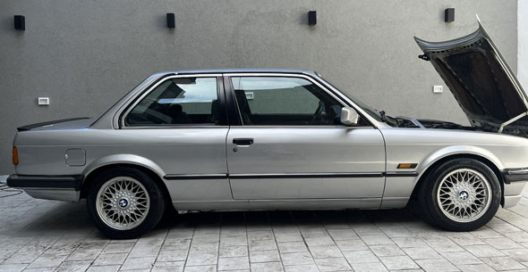 BMW E30 318i