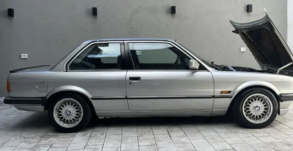 BMW E30 318i