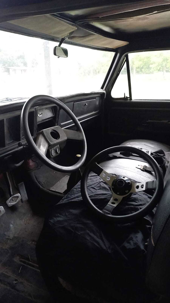 Ford F100 V8