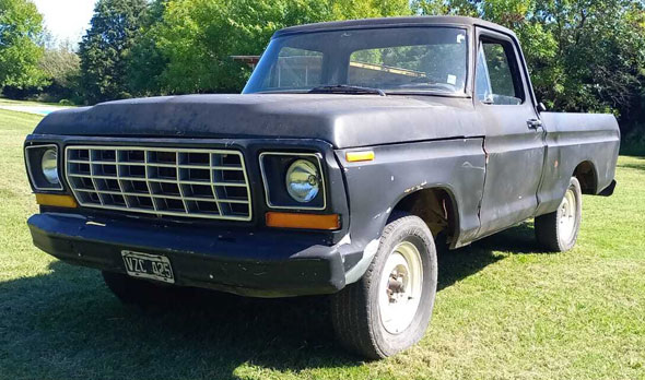 Ford F100 V8