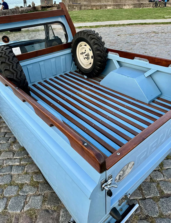 Peugeot T4B