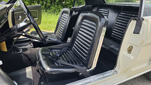 Ford Mustang - Foto 3