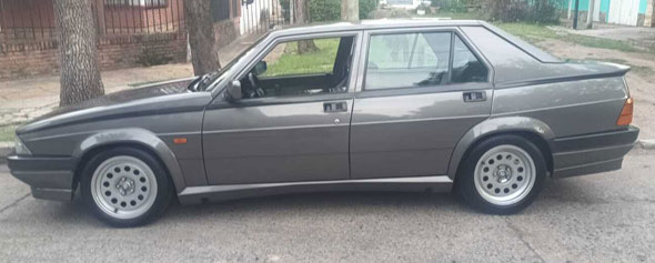 Alfa Romeo 75 América - Foto 2