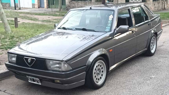 Alfa Romeo 75 América - Foto 3
