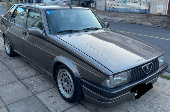 Alfa Romeo 75 América