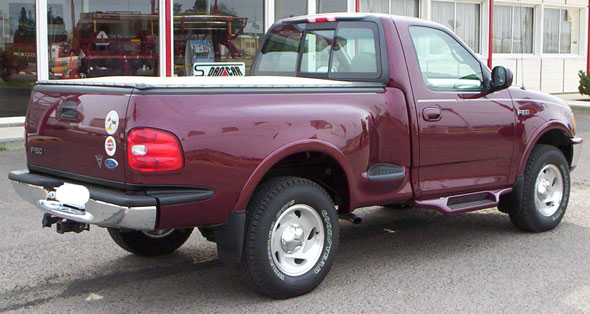 Ford F-150 Flareside Lariat 4X4 V8