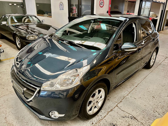 Peugeot 208 Allure 2016