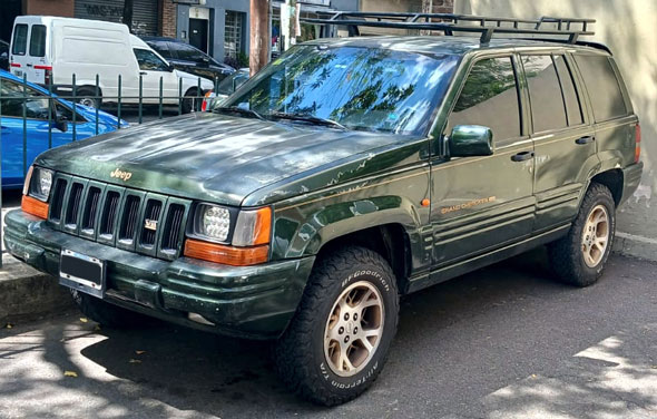 Jeep Grand Cherokee Limited ZJ V8 5.2
