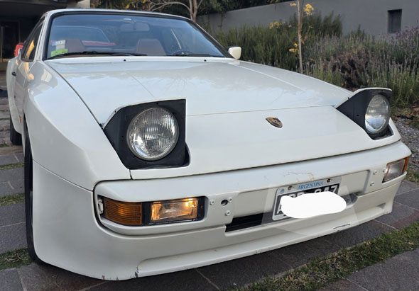Porsche 944