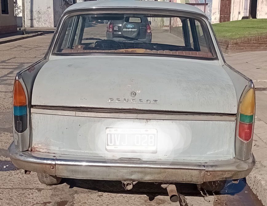 Peugeot 404