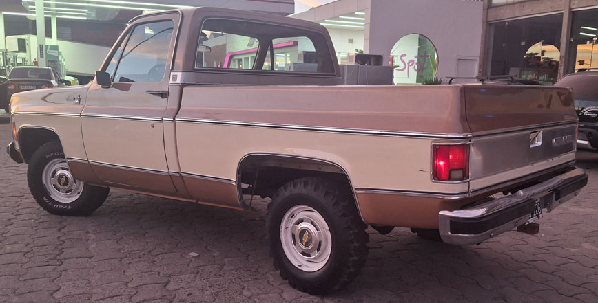 Chevrolet Silverado - Foto 2