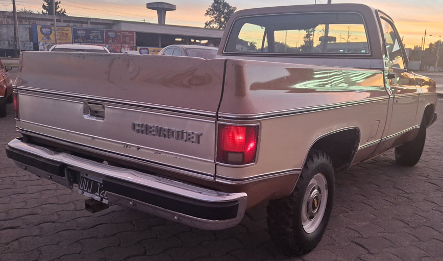 Chevrolet Silverado - Foto 3