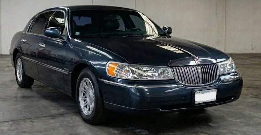 Lincoln Town Car Signature Series