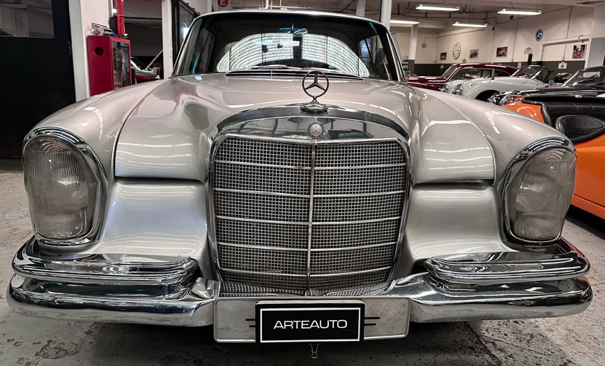 Mercedes Benz 220 SE Coupé