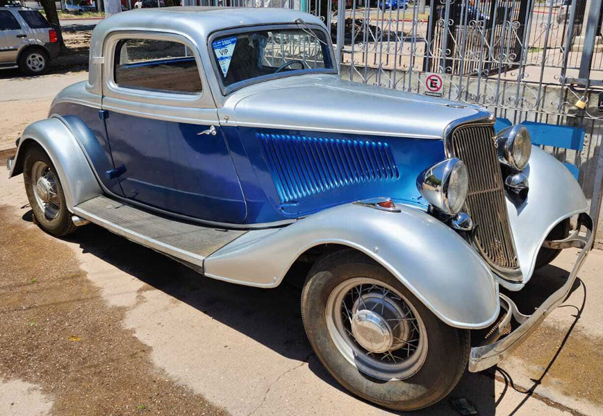 Ford 1934 Coupé 3 Ventanas