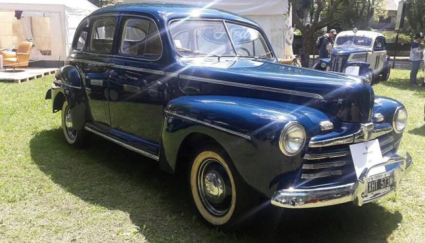 Ford Sedán 4 Ptas. De Luxe 1946 - Foto 2