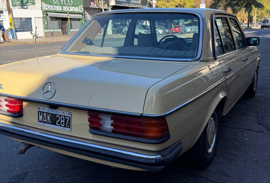 Mercedes Benz 230E - Foto 4