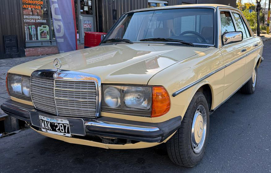 Mercedes Benz 230E
