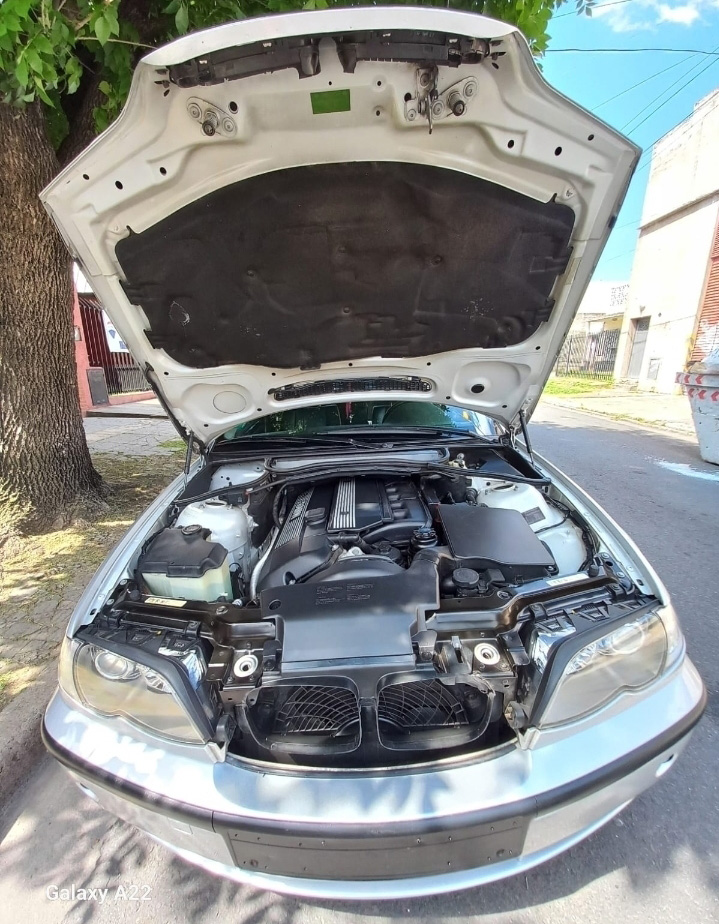 BMW 330i - Foto 2