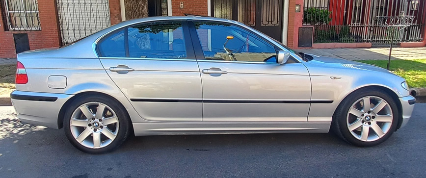 BMW 330i