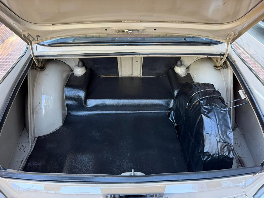 Peugeot 404 - Foto 3