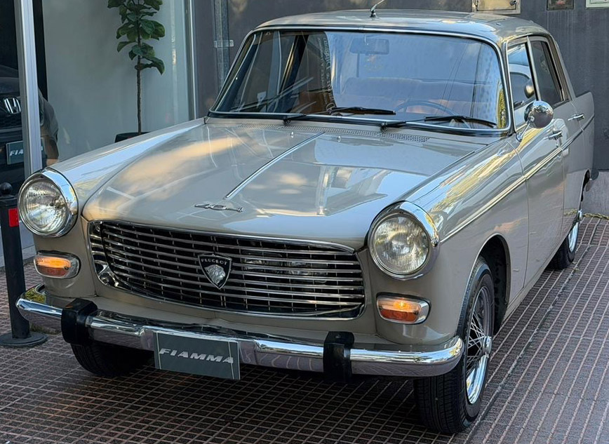 Peugeot 404