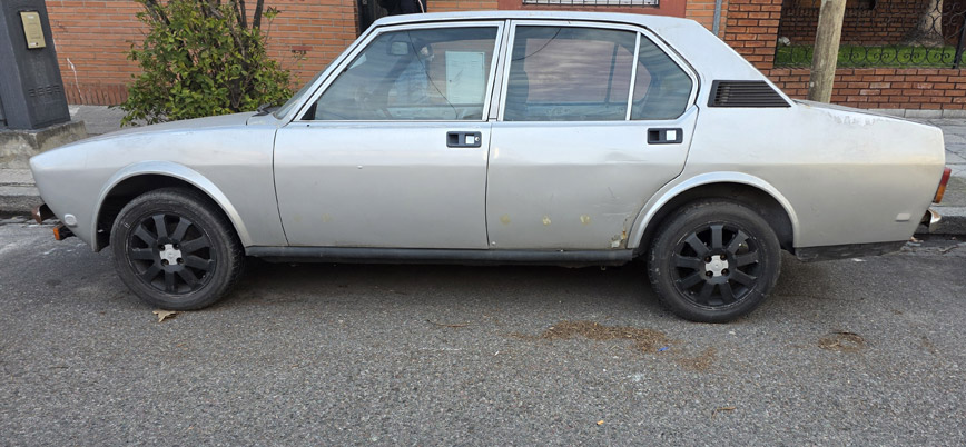 Alfa Romeo Alfetta 2000 - Foto 4