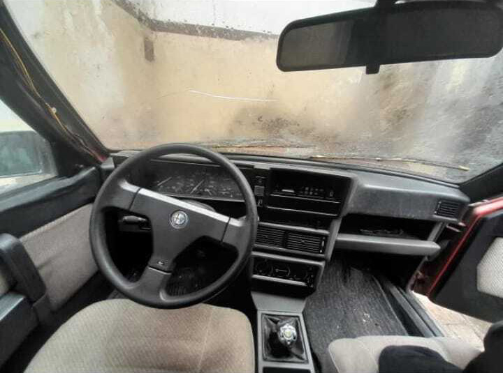 Alfa Romeo Alfa 75 - Foto 4