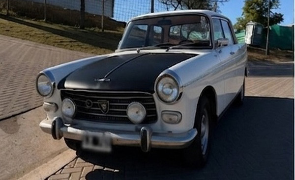 Peugeot 404