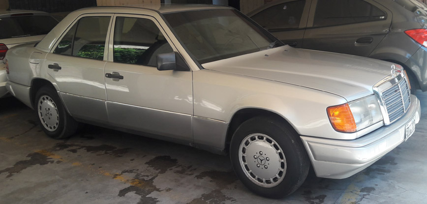 Mercedes Benz 300E